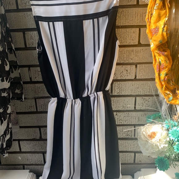 Dynamite casual dress - Picture 6 of 6